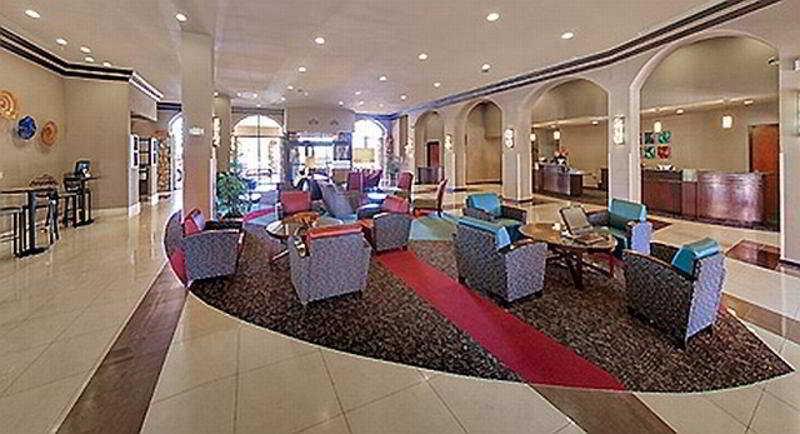 Wyndham Airport&water Park 3*