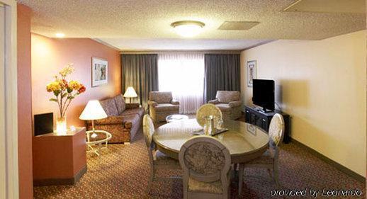 Wyndham Airport&water Park Hotel