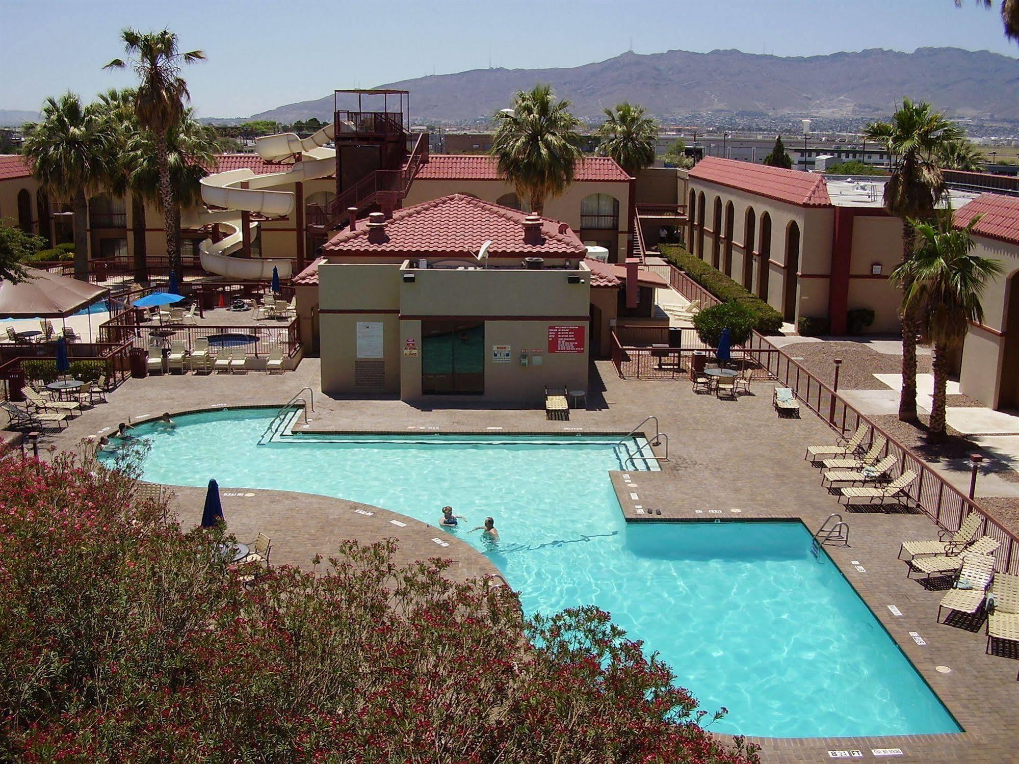 Hotel Wyndham Airport&water Park 3*